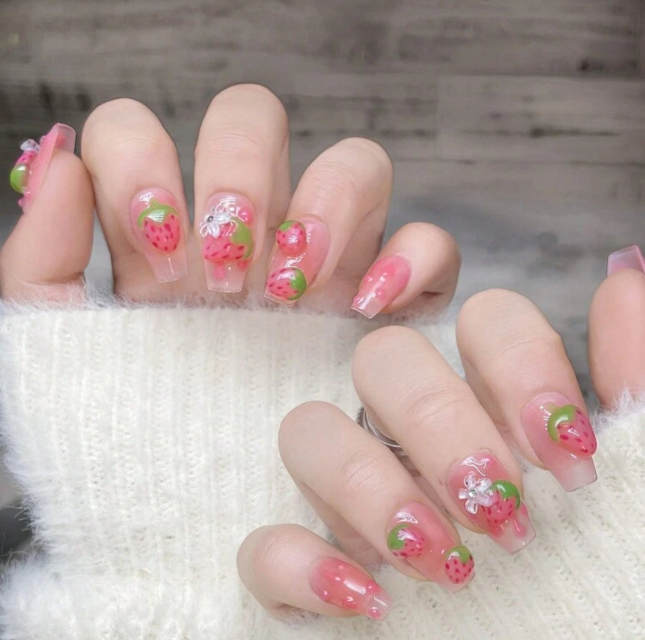 Straberrys Love 🍓- Press on nails (10Pcs, Short Square)